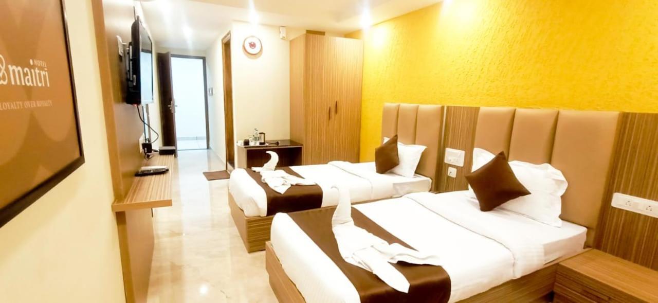 Hotel Maitri Мисор Екстериор снимка